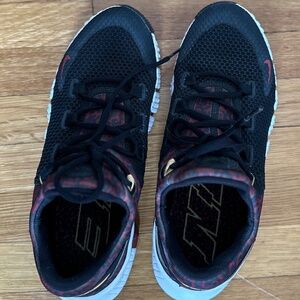 NIKE SNEAKERS